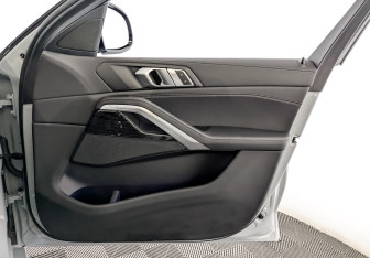 Подержанный автомобиль BMW X6 2024 года (27 фото)