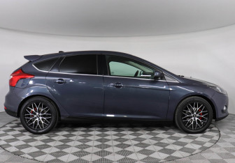 Подержанный автомобиль Ford Focus Hatchback 2013 года (4 фото)