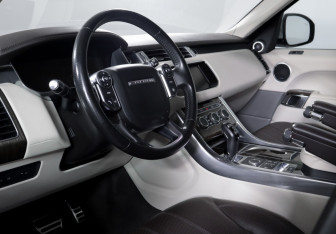 Подержанный автомобиль Land Rover Range Rover Sport 2017 года (14 фото)