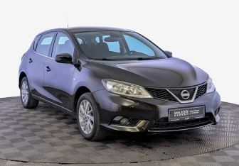 Подержанный автомобиль Nissan Tiida Hatchback 2015 года (3 фото)