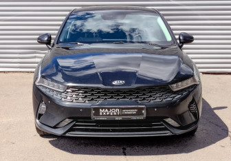Подержанный автомобиль Kia K5 2021 года (2 фото)