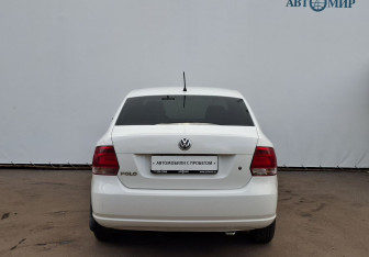 Подержанный автомобиль Volkswagen Polo Sedan 2013 года (6 фото)