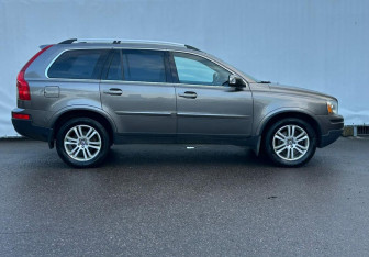Подержанный автомобиль Volvo XC90 2011 года (4 фото)