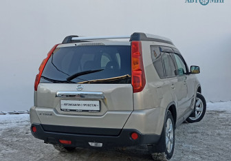 Подержанный автомобиль Nissan X-Trail 2008 года (5 фото)