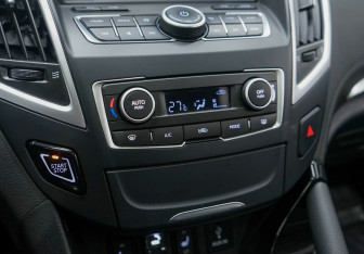 Подержанный автомобиль DongFeng AX7 2018 года (19 фото)