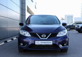 Подержанный автомобиль Nissan Tiida Hatchback 2015 года (2 фото)