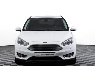 Подержанный автомобиль Ford Focus Hatchback 2017 года (2 фото)