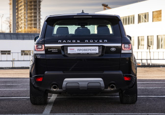 Подержанный автомобиль Land Rover Range Rover Sport 2016 года (8 фото)