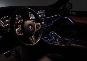 Подержанный автомобиль BMW X6 M 2020 года (18 фото)
