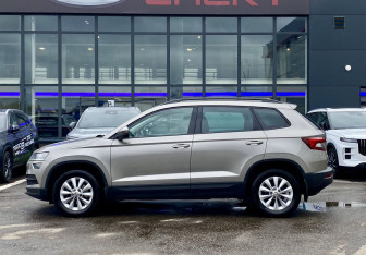 Подержанный автомобиль Skoda Karoq 2020 года (8 фото)