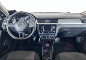 Подержанный автомобиль Skoda Rapid Liftback 2016 года (11 фото)