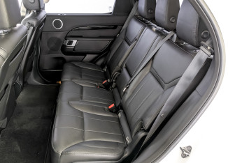 Подержанный автомобиль Land Rover Discovery 2018 года (12 фото)