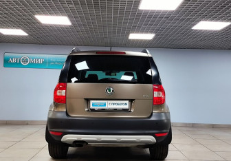 Подержанный автомобиль Skoda Yeti 2013 года (6 фото)