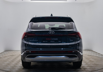 Подержанный автомобиль Hyundai Santa Fe 2021 года (4 фото)