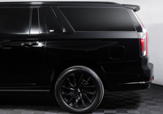 Подержанный автомобиль Cadillac Escalade Suv 2022 года (35 фото)