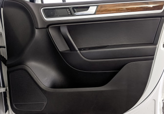Подержанный автомобиль Volkswagen Touareg 2013 года (25 фото)