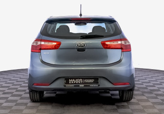 Подержанный автомобиль Kia Rio Hatchback 2015 года (6 фото)