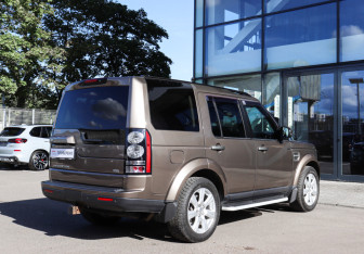 Подержанный автомобиль Land Rover Discovery 2014 года (4 фото)