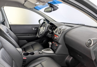 Подержанный автомобиль Nissan Qashqai 2008 года (11 фото)