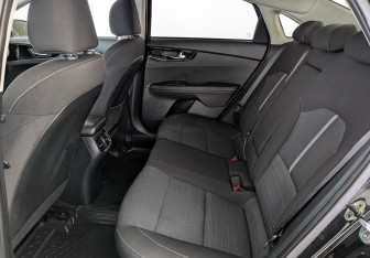 Подержанный автомобиль Kia Cerato Sedan 2020 года (12 фото)