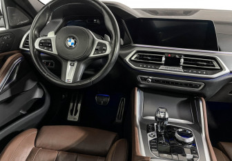 Подержанный автомобиль BMW X6 2020 года (15 фото)