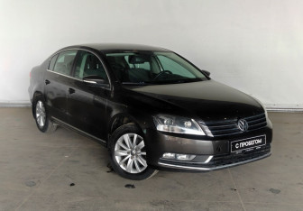 Подержанный автомобиль Volkswagen Passat Sedan 2012 года (3 фото)