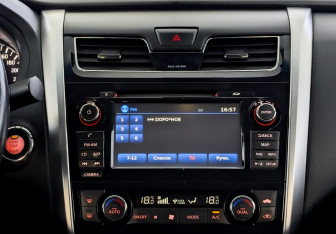 Подержанный автомобиль Nissan Teana 2014 года (15 фото)