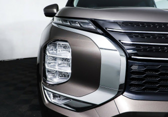 Подержанный автомобиль Mitsubishi Outlander 2022 года (7 фото)