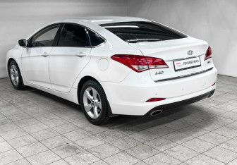 Подержанный автомобиль Hyundai i40 Sedan 2014 года (7 фото)