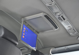 Подержанный автомобиль Volkswagen Multivan 2012 года (12 фото)