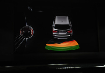 Подержанный автомобиль BMW X3 2016 года (15 фото)