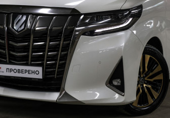 Подержанный автомобиль Toyota Alphard 2019 года (33 фото)