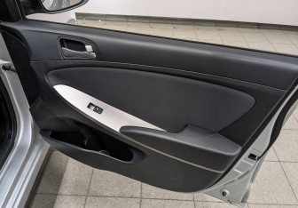 Подержанный автомобиль Hyundai Solaris Sedan 2016 года (24 фото)