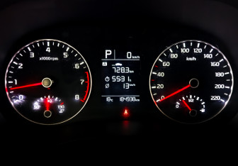 Подержанный автомобиль Kia Rio Hatchback 2021 года (13 фото)