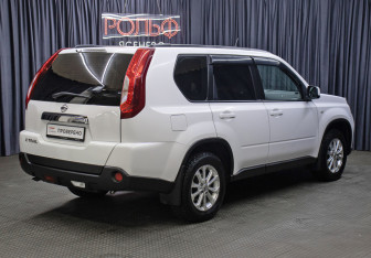 Подержанный автомобиль Nissan X-Trail 2014 года (5 фото)