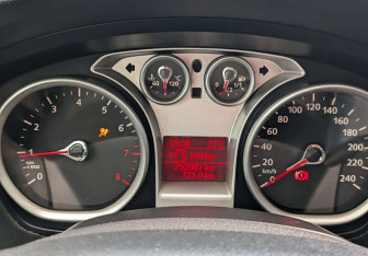 Подержанный автомобиль Ford Focus Sedan 2008 года (15 фото)