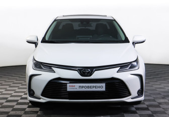 Подержанный автомобиль Toyota Corolla Sedan 2022 года (2 фото)