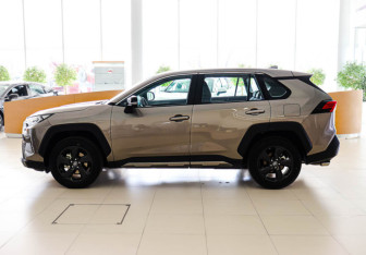 Новый Toyota RAV4 2025 (2 фото)