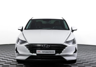 Подержанный автомобиль Hyundai Sonata 2020 года (2 фото)