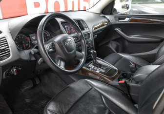Подержанный автомобиль Audi Q5 2012 года (16 фото)