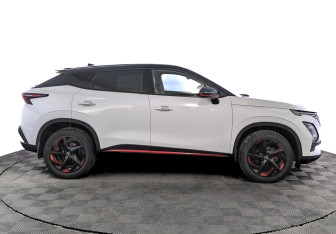 Подержанный автомобиль Omoda C5 2023 года (4 фото)