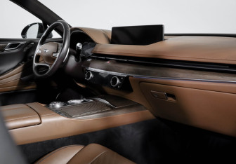 Подержанный автомобиль Genesis G80 2021 года (9 фото)