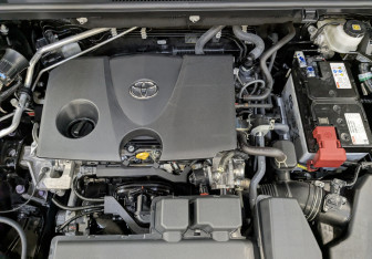 Подержанный автомобиль Toyota RAV4 2025 года (9 фото)