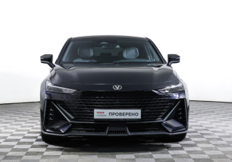 Подержанный автомобиль Changan UNI-V 2023 года (2 фото)