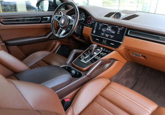 Подержанный автомобиль Porsche Cayenne 2018 года (8 фото)