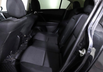 Подержанный автомобиль Mazda 3 Sedan 2012 года (15 фото)