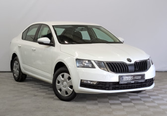 Подержанный автомобиль Skoda Octavia Liftback 2018 года (3 фото)