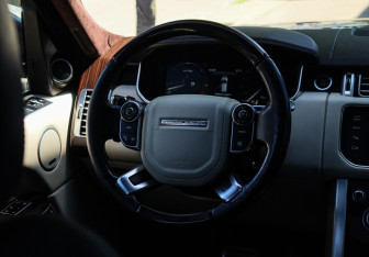 Подержанный автомобиль Land Rover Range Rover 2014 года (12 фото)