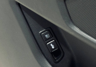 Подержанный автомобиль Kia Optima Sedan 2011 года (17 фото)