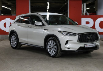 Подержанный автомобиль Infiniti QX50 2018 года (3 фото)